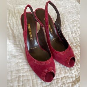 Vintage Bruno Magli Italian made Slingback Peep-toe pumps